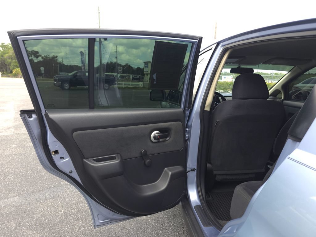 Used 2009 Nissan Versa 1.8 S FWD image 10