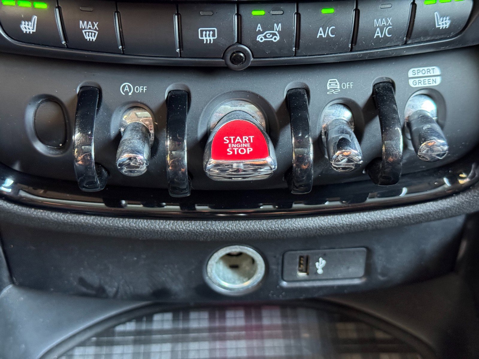 Used 2019 MINI Cooper Clubman S image 27