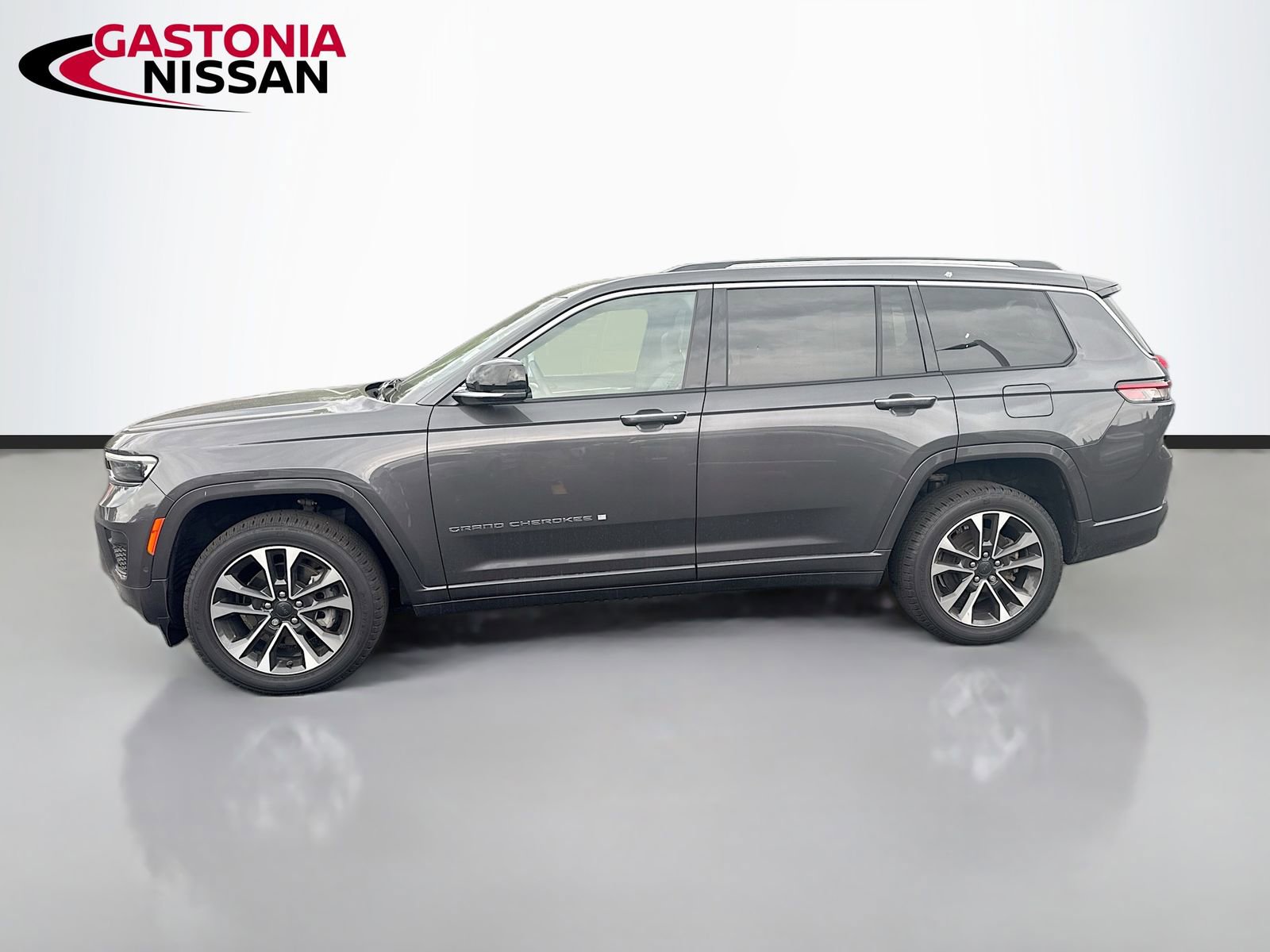Used 2021 Jeep Grand Cherokee L Overland w/ Luxury Tech Group IV AWD/4WD image 5