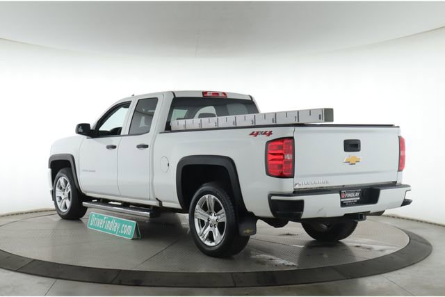 Used 2018 Chevrolet Silverado 1500 Custom w/ Custom Convenience Package AWD/4WD image 8