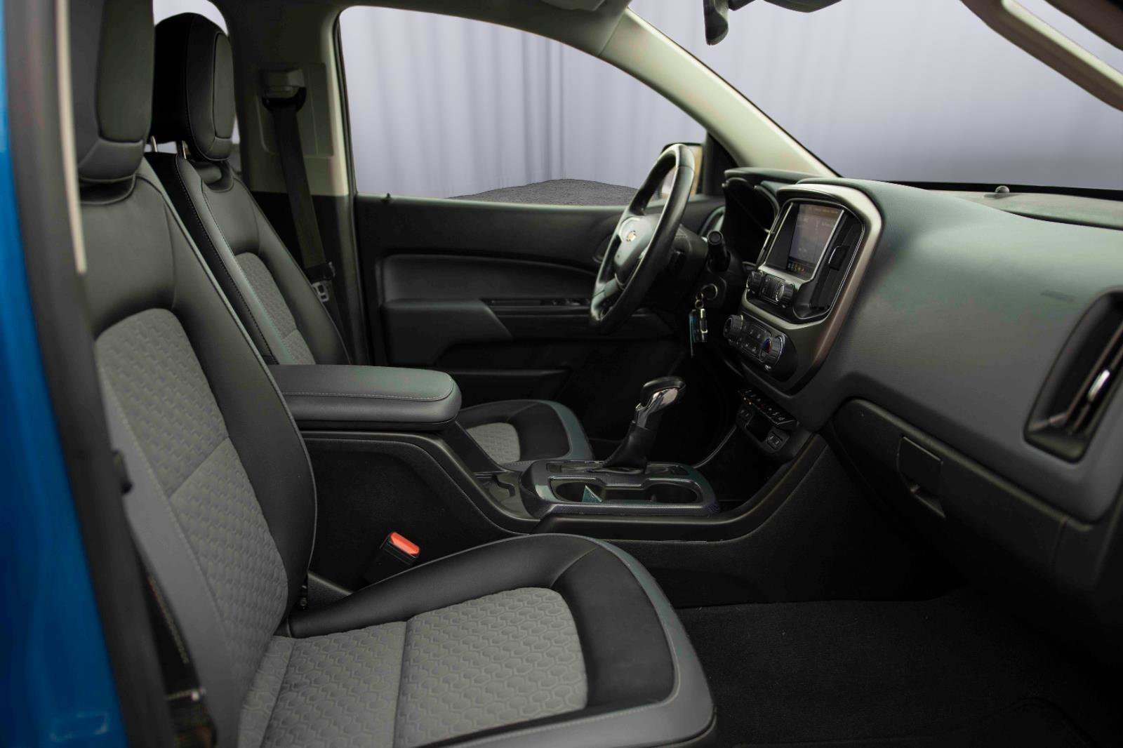 Used 2022 Chevrolet Colorado Z71 w/ Safety Package image 16