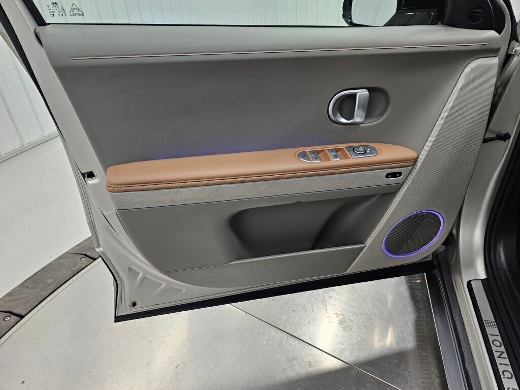 Used 2024 Hyundai Ioniq 5 Limited image 35