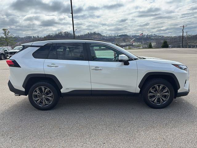 Used 2022 Toyota RAV4 Limited AWD/4WD image 5