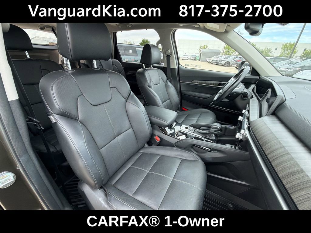 Certified 2023 Kia Telluride EX w/ EX Captain's Chair Package image 29
