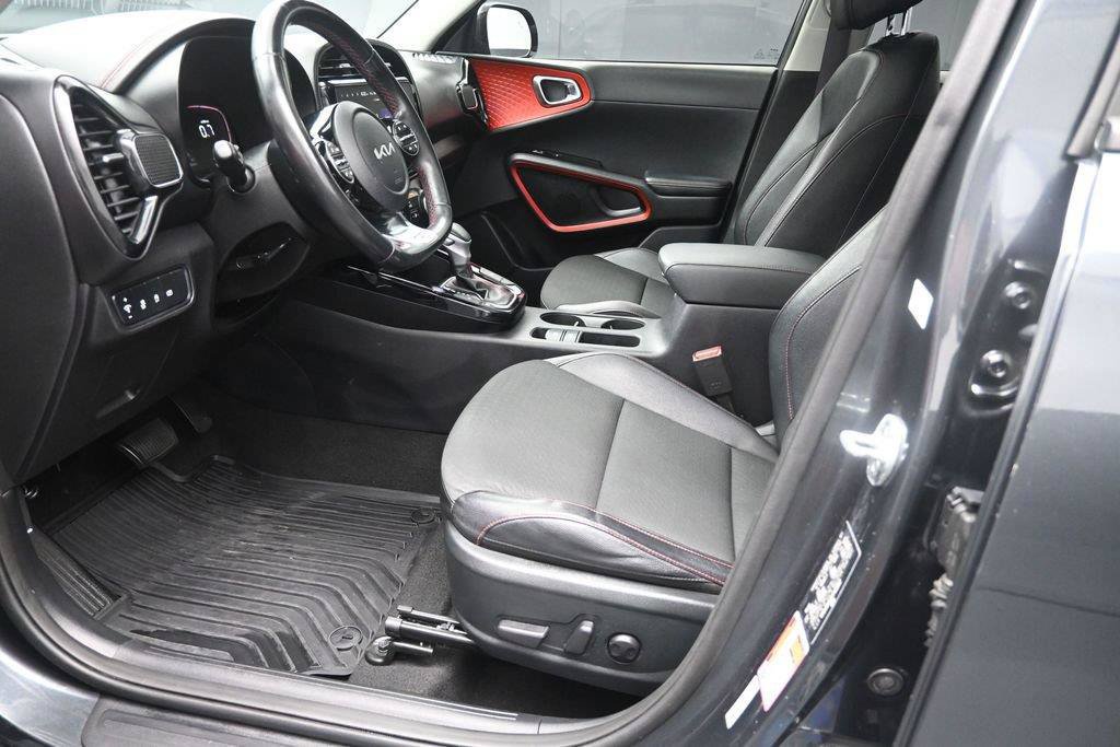 Used 2023 Kia Soul GT-Line w/ GT-Line Technology Package FWD image 17