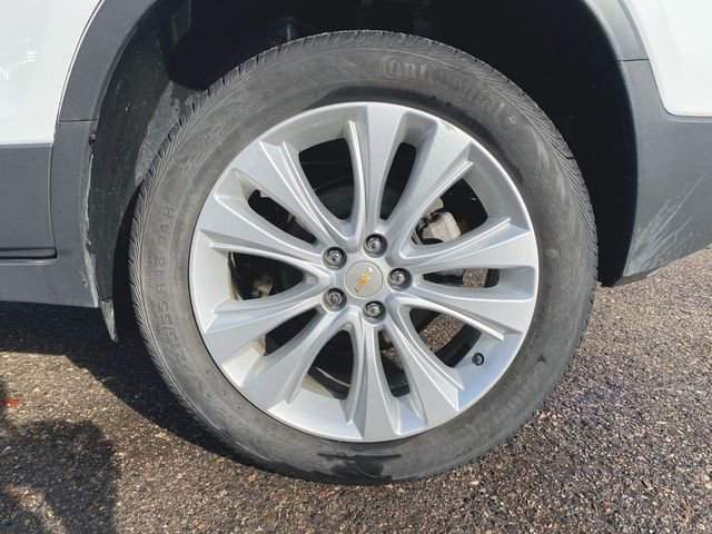 Used 2020 Chevrolet Trax Premier w/ LPO, Cargo Package image 32