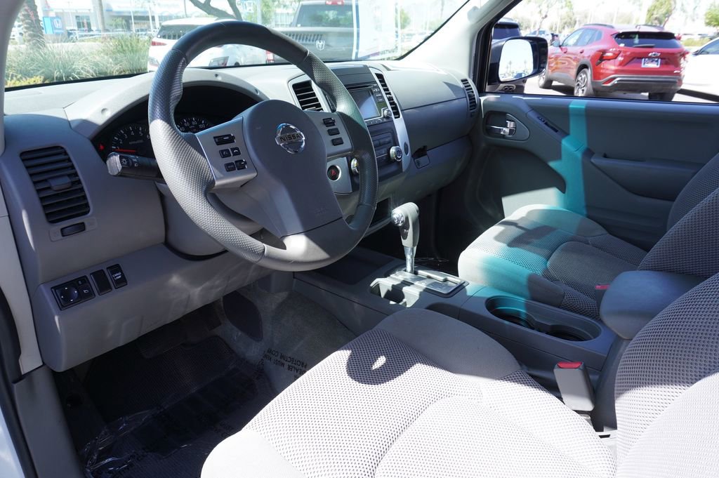 Certified 2017 Nissan Frontier SV image 17