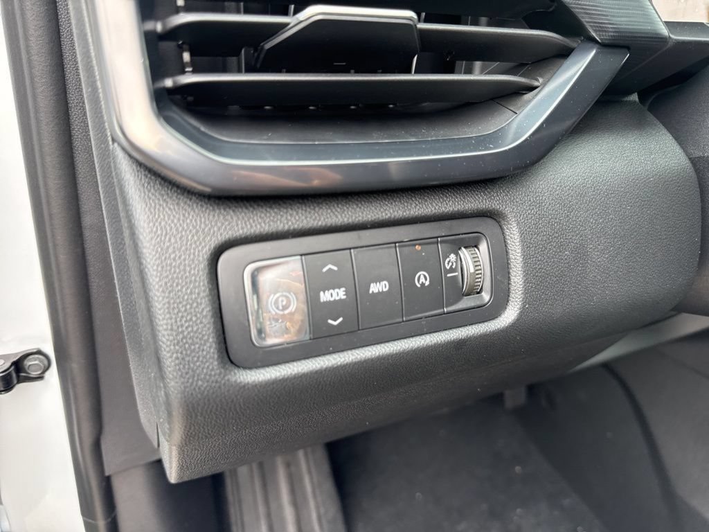 New 2026 GMC Acadia AT4 w/ Luxury Package AWD/4WD image 18