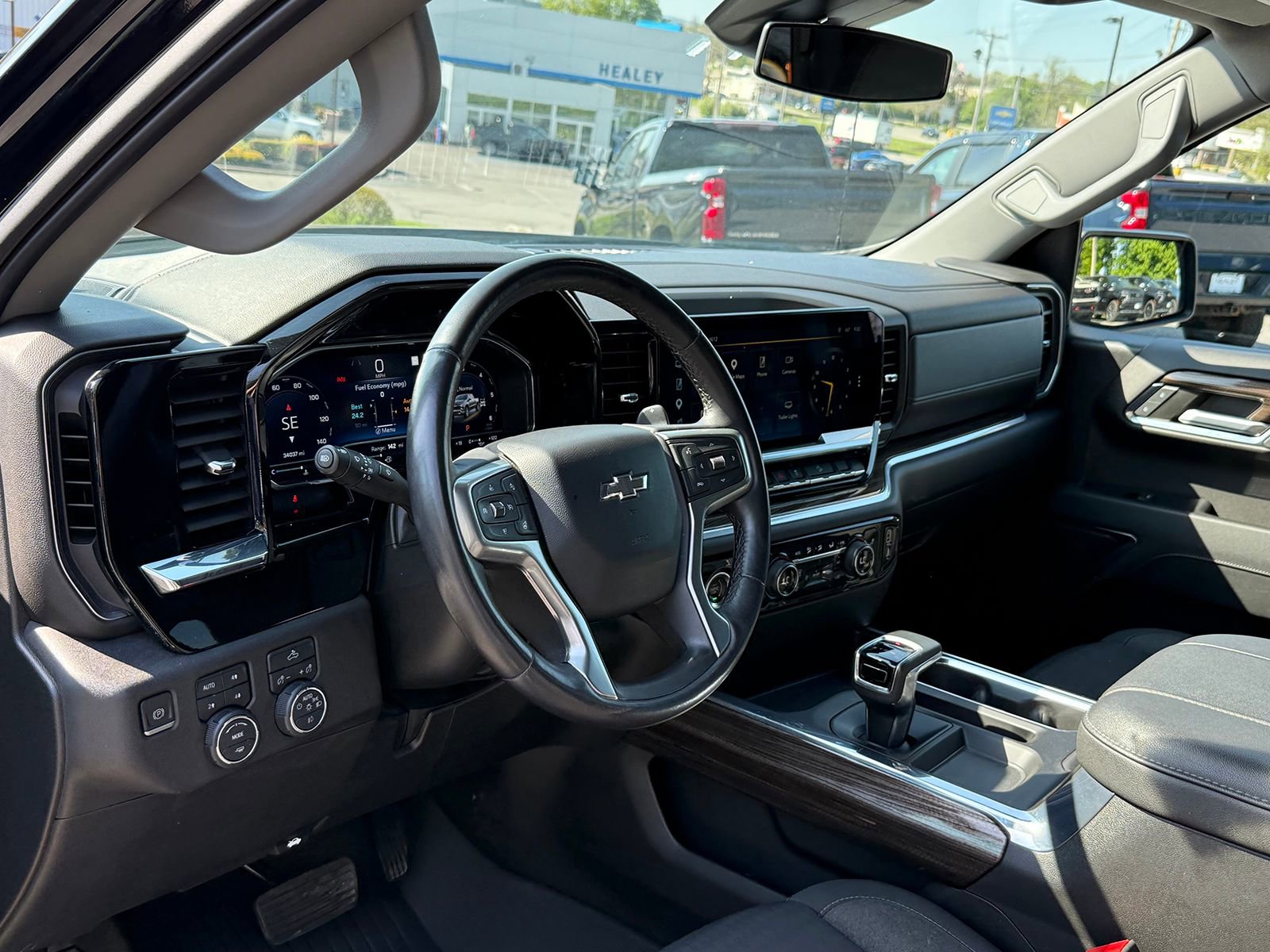 Used 2023 Chevrolet Silverado 1500 RST AWD/4WD image 12