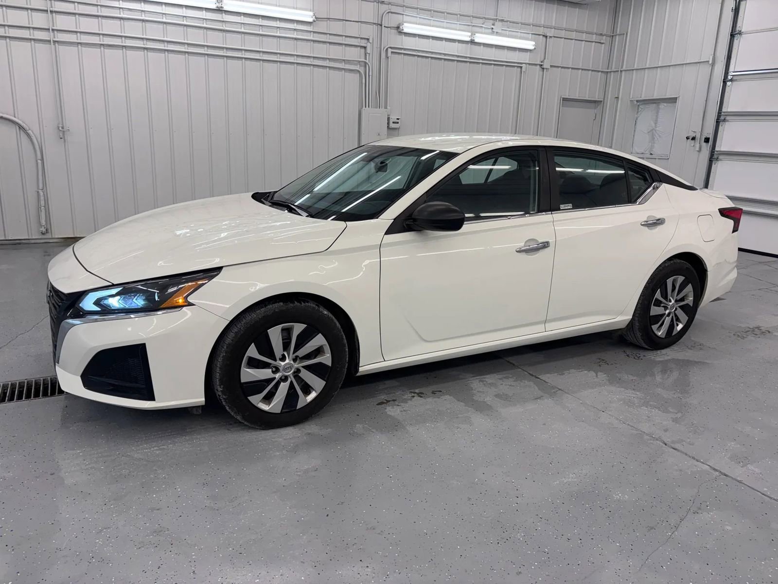 Used 2024 Nissan Altima 2.5 S FWD image 13