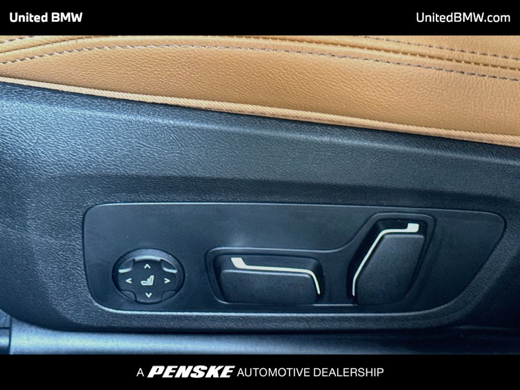 New 2026 BMW 330i Sedan w/ M Sport Package RWD image 11