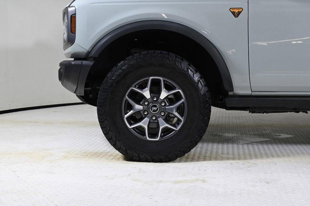 Used 2023 Ford Bronco Badlands image 24