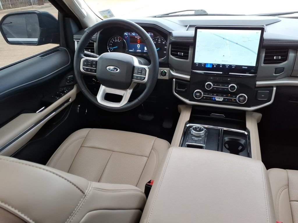Used 2023 Ford Expedition XLT RWD image 6