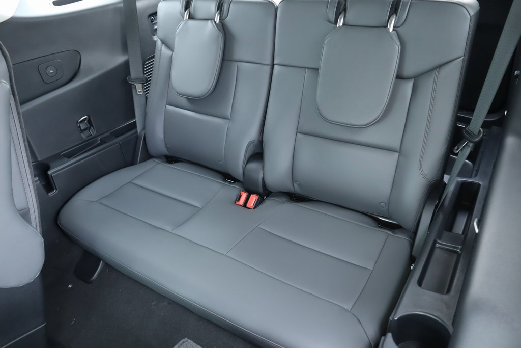 New 2025 Ford Explorer Active w/ Active Comfort Package image 16