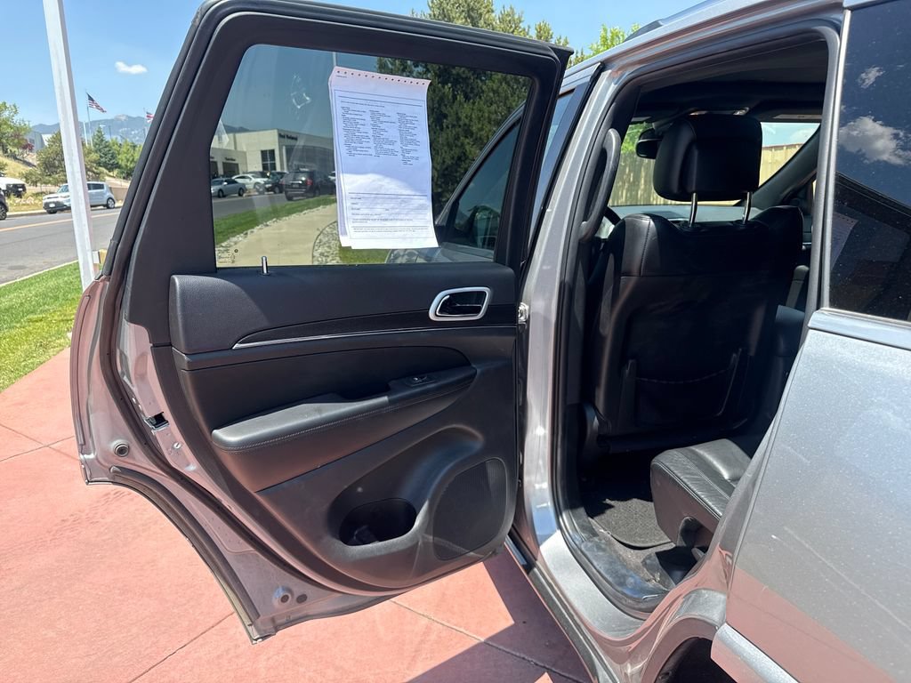 Used 2018 Jeep Grand Cherokee Limited AWD/4WD image 18