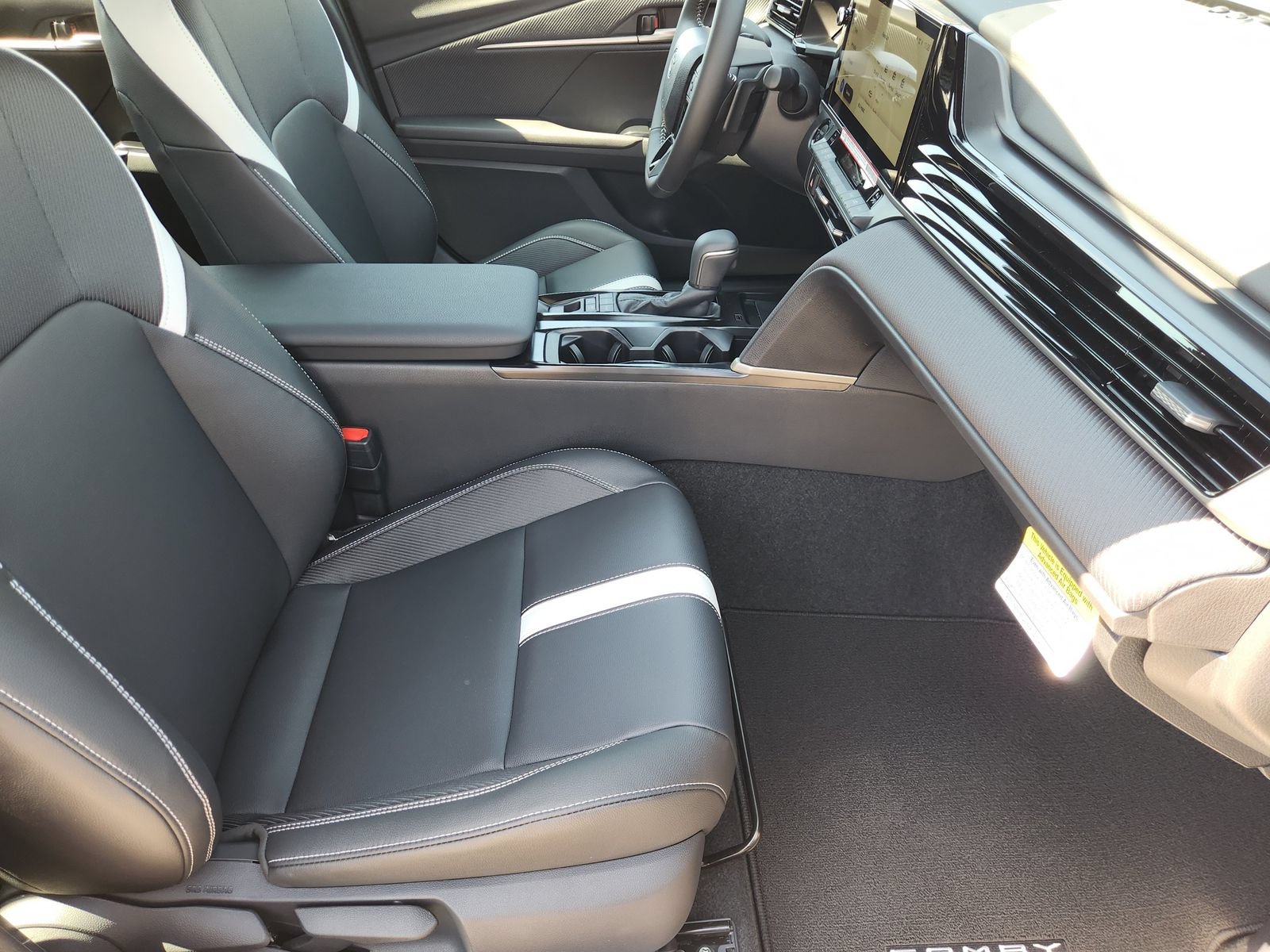 New 2026 Toyota Camry SE w/ Multimedia Upgrade Package FWD image 15
