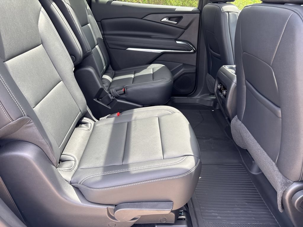 New 2026 Chevrolet Traverse LT w/ Sun and Wheel Package FWD image 44