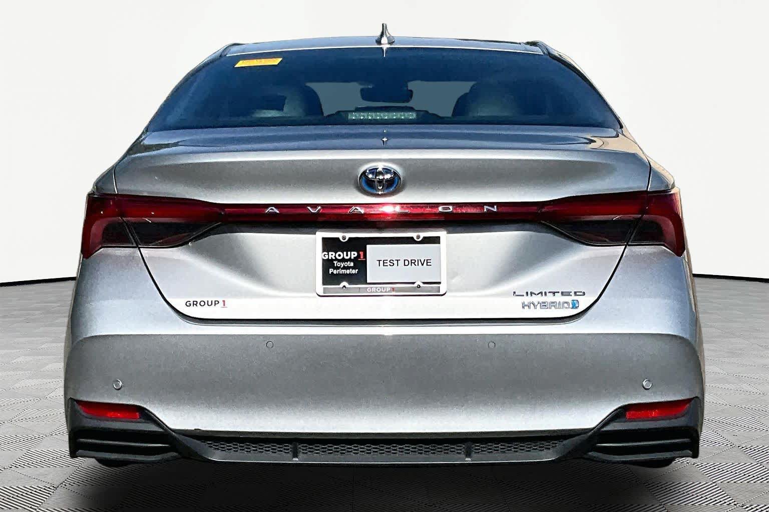 Certified 2021 Toyota Avalon Limited w/ Advanced Safety Package FWD image 5