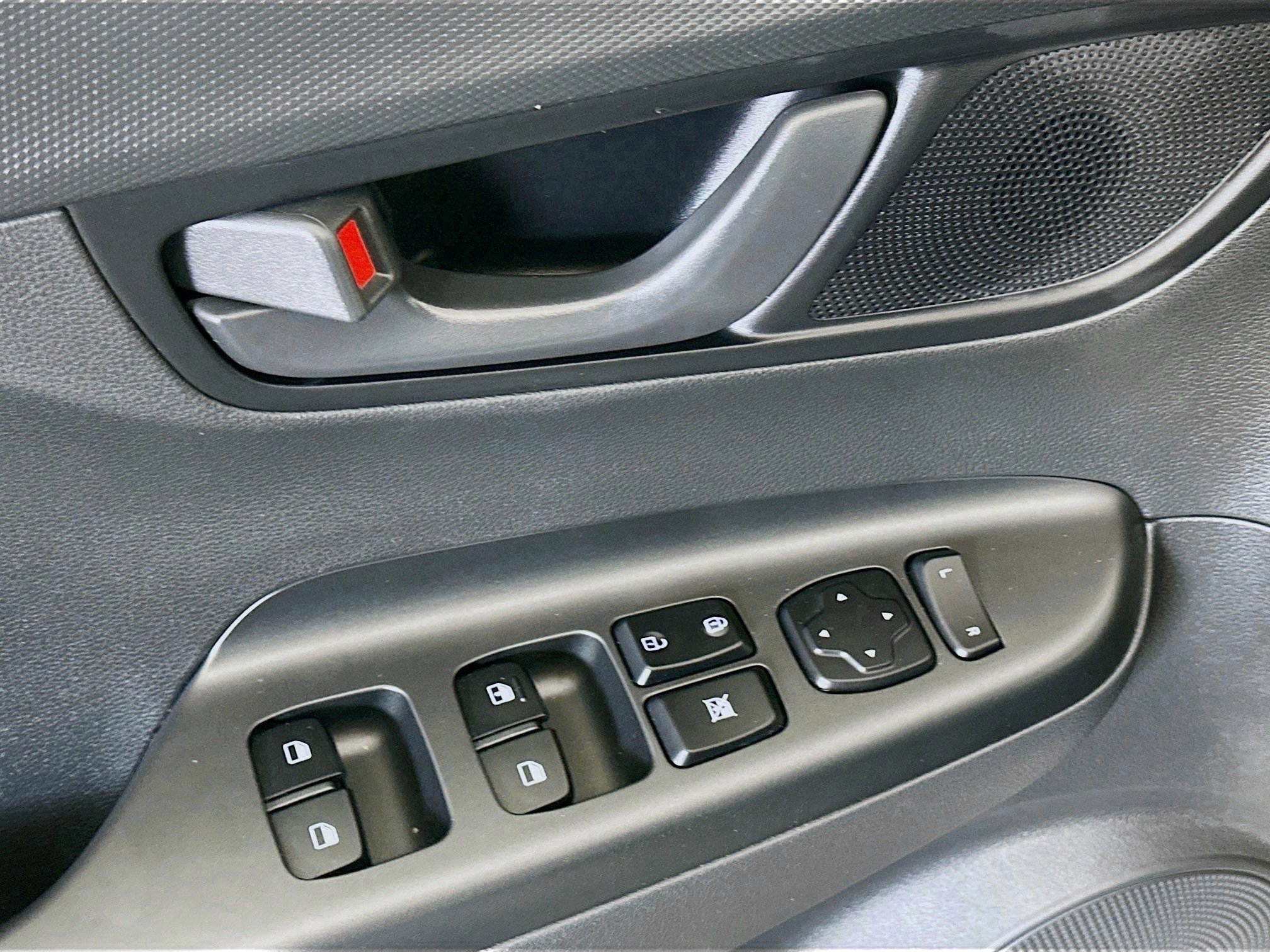 Used 2022 Hyundai Kona SEL image 13