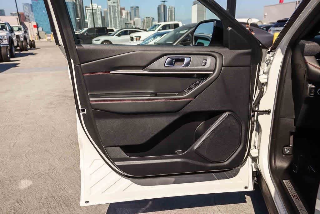 Certified 2025 Ford Explorer ST-Line RWD image 22