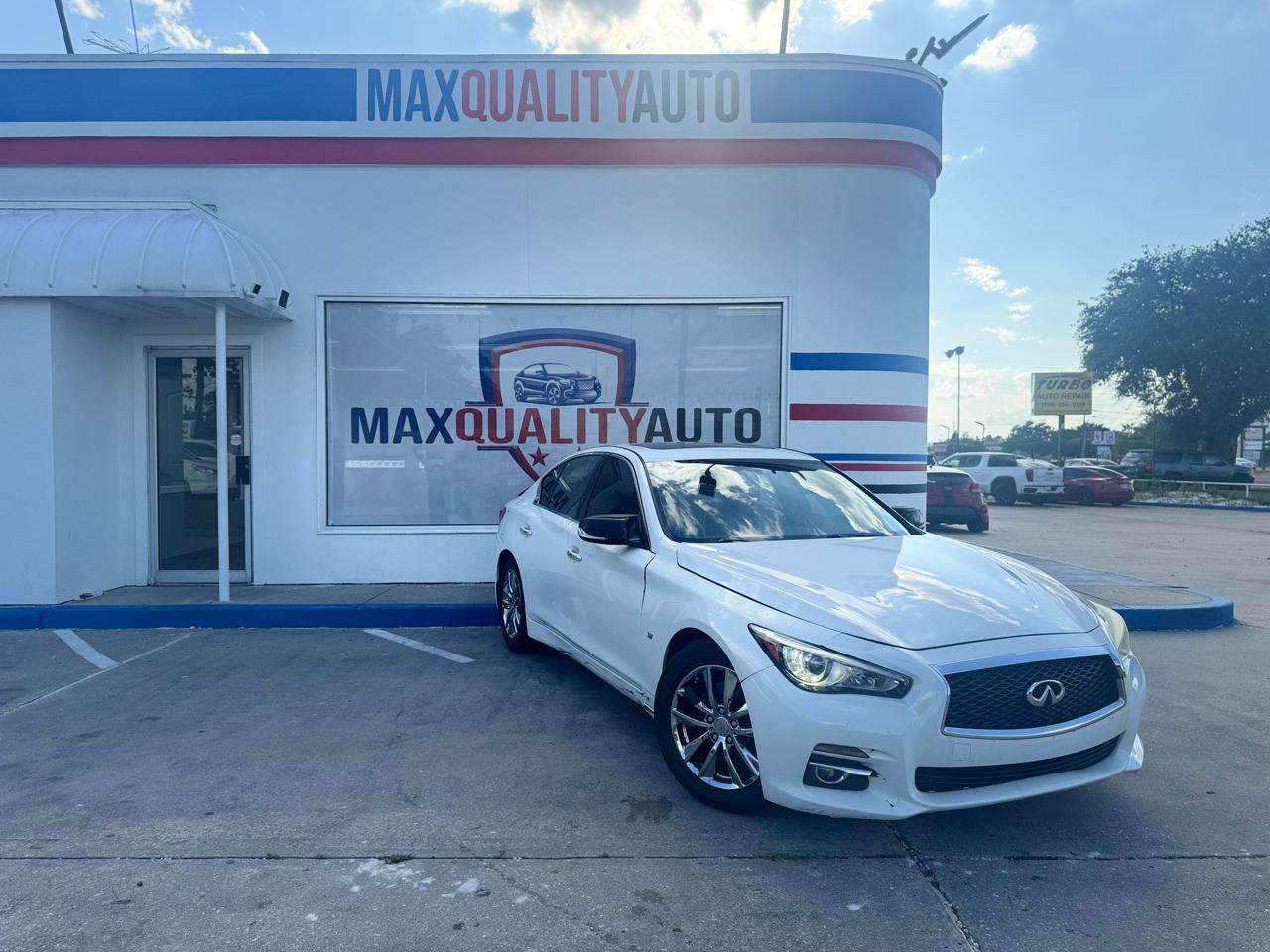 Used 2017 INFINITI Q50 3.0t Premium w/ 3.0T Premium Plus Package RWD image 17