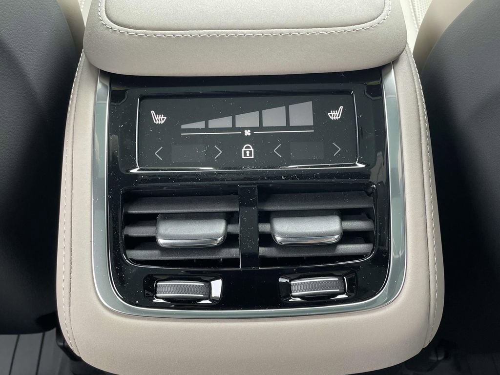 New 2026 Volvo XC90 B6 Ultra w/ Protection Package Premier image 4