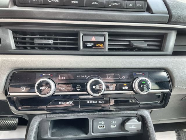 Used 2023 Honda Pilot LX image 18