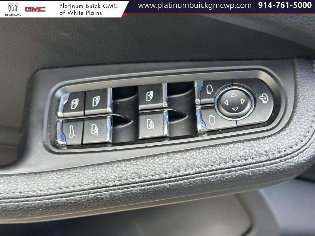 Used 2023 Porsche Macan image 19