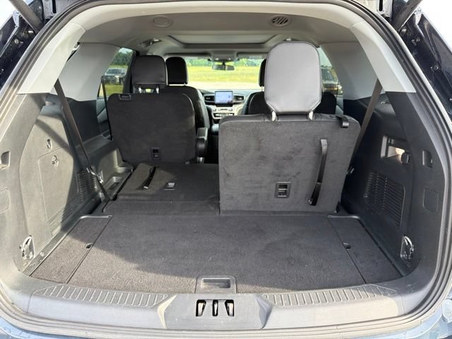 Used 2024 Ford Explorer XLT w/ Equipment Group 202A AWD/4WD image 16
