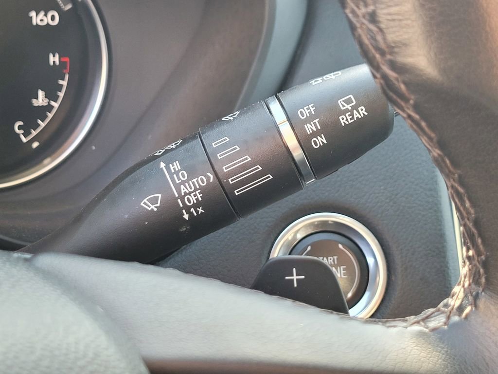 Used 2023 Cadillac XT4 Premium Luxury image 28