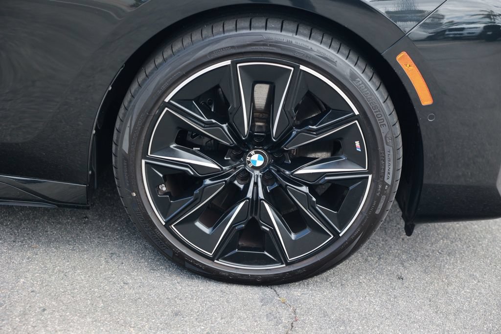 Used 2023 BMW 760i xDrive AWD/4WD image 8