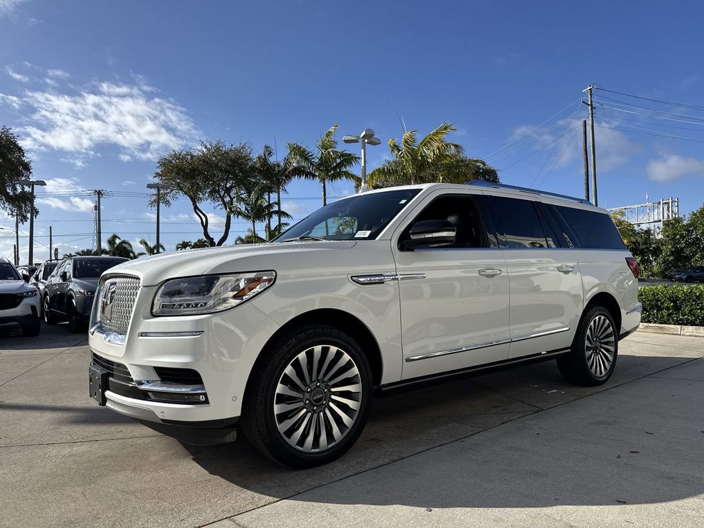 Used 2020 Lincoln Navigator L Reserve w/ Luxury Package AWD/4WD image 28