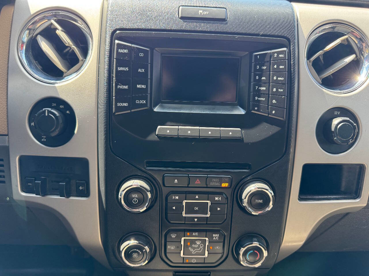 Used 2014 Ford F150 XLT w/ Equipment Group 302A Luxury image 19