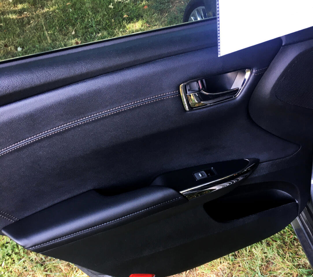 Used 2018 Toyota Avalon XLE Premium image 12