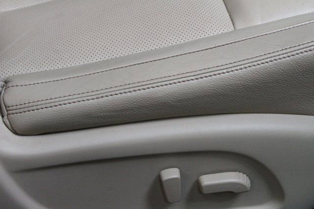 Used 2016 Nissan Titan SL image 11