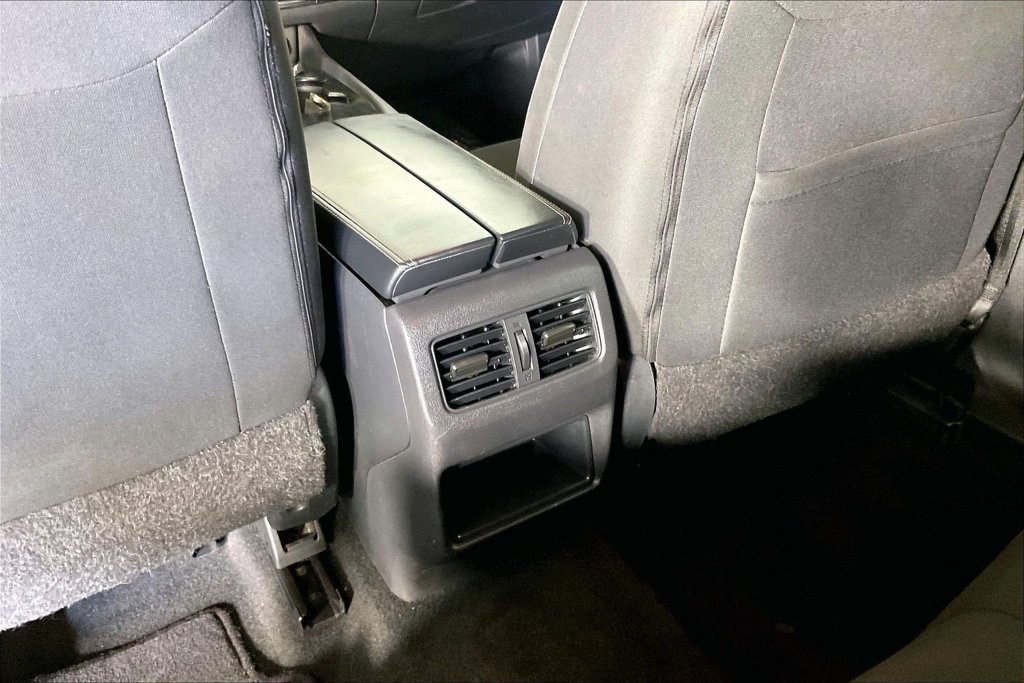 Used 2023 Nissan Rogue S FWD image 29