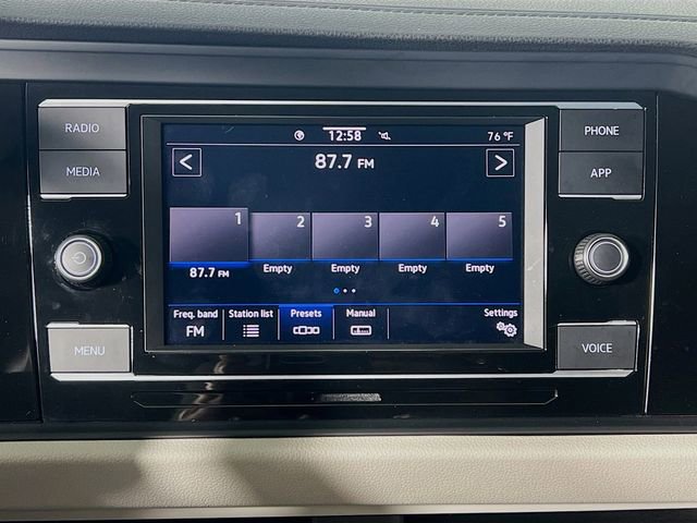 Used 2023 Volkswagen Jetta SE w/ Panoramic Sunroof Package FWD image 21