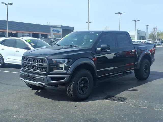 Used 2017 Ford F150 Raptor w/ Equipment Group 802A Luxury AWD/4WD image 3