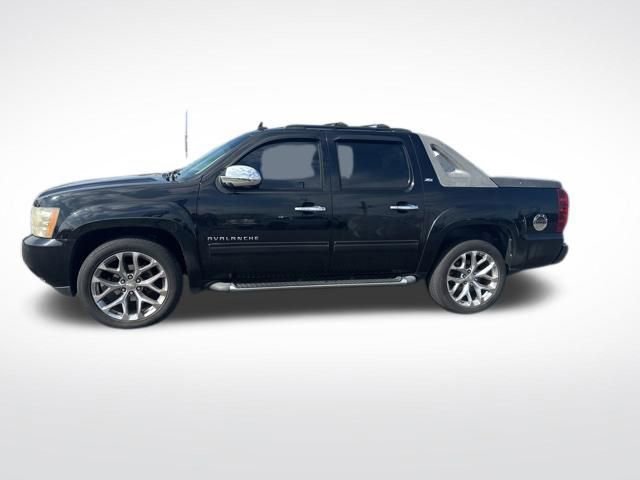 Used 2011 Chevrolet Avalanche LT video 2
