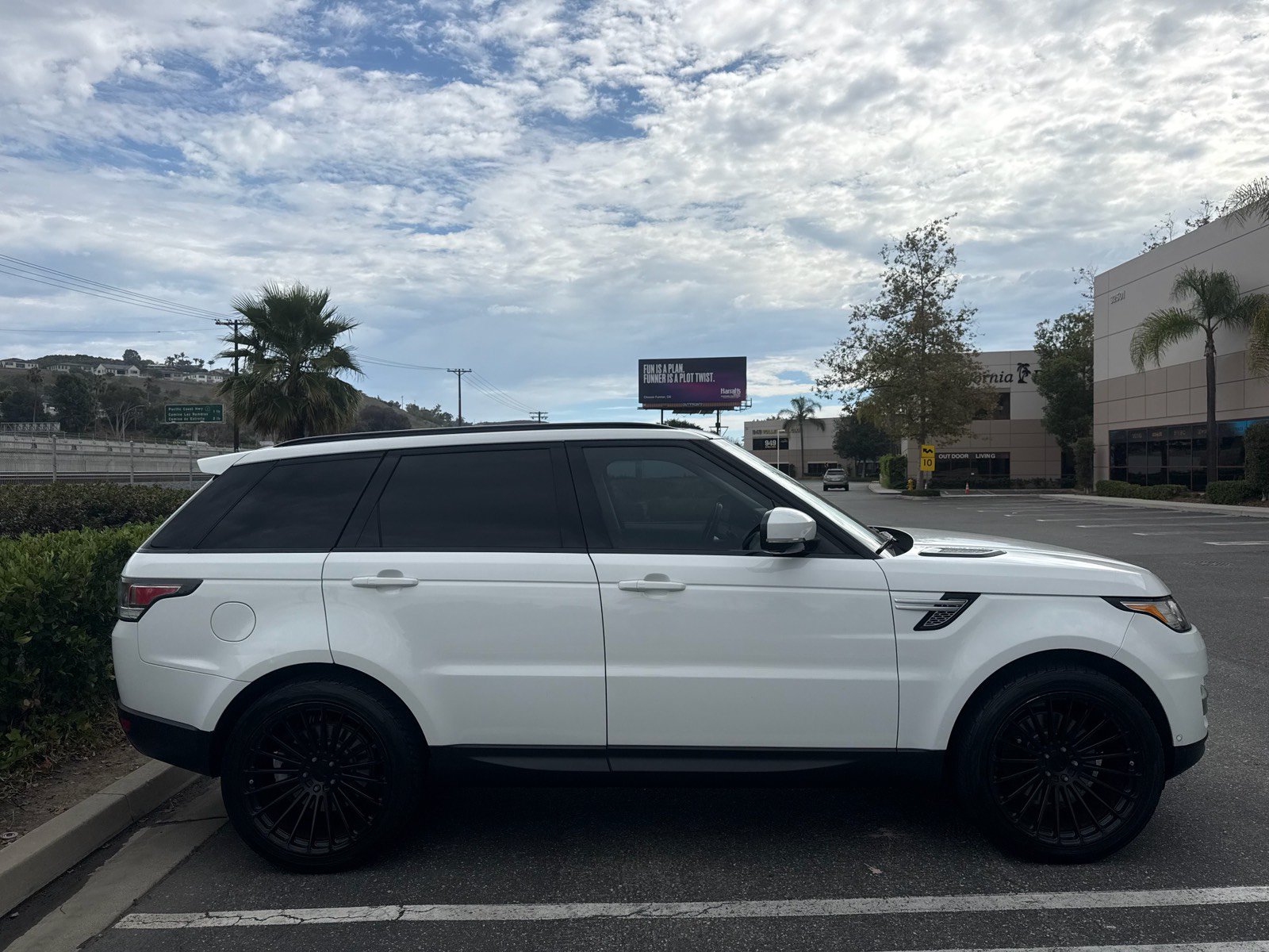 Used 2014 Land Rover Range Rover Sport HSE AWD/4WD image 4