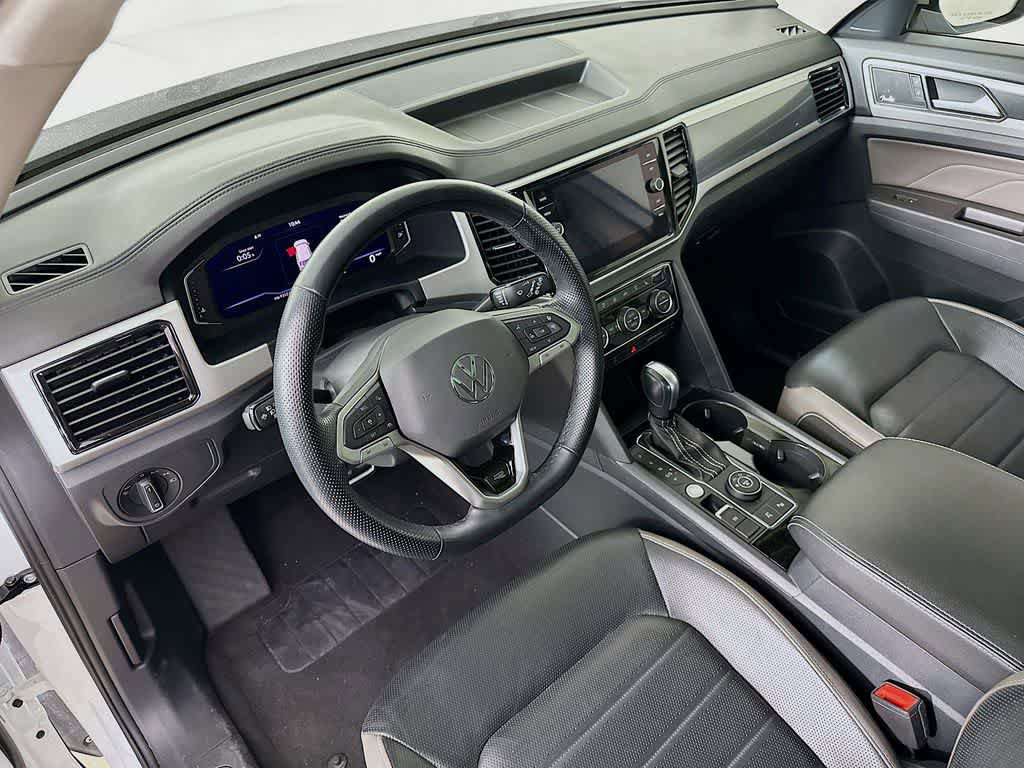 Used 2022 Volkswagen Atlas SEL Premium AWD/4WD image 2