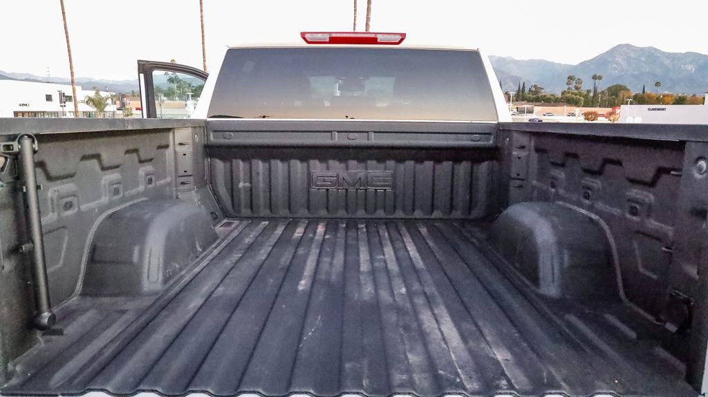 Used 2025 GMC Sierra 1500 AT4 image 25