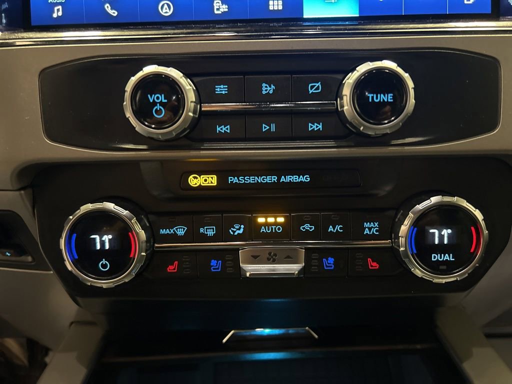 Used 2022 Ford F250 Lariat w/ Black Appearance Package image 15