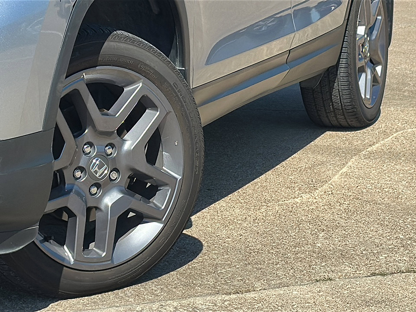 Used 2023 Honda Passport EX-L image 3