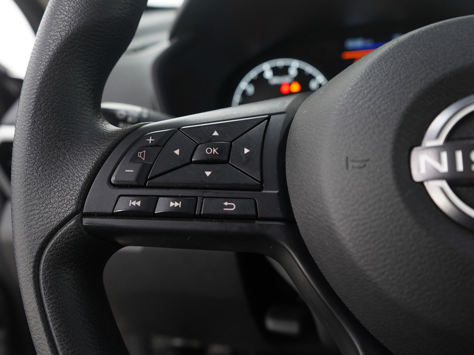 Used 2025 Nissan Altima 2.5 S image 23