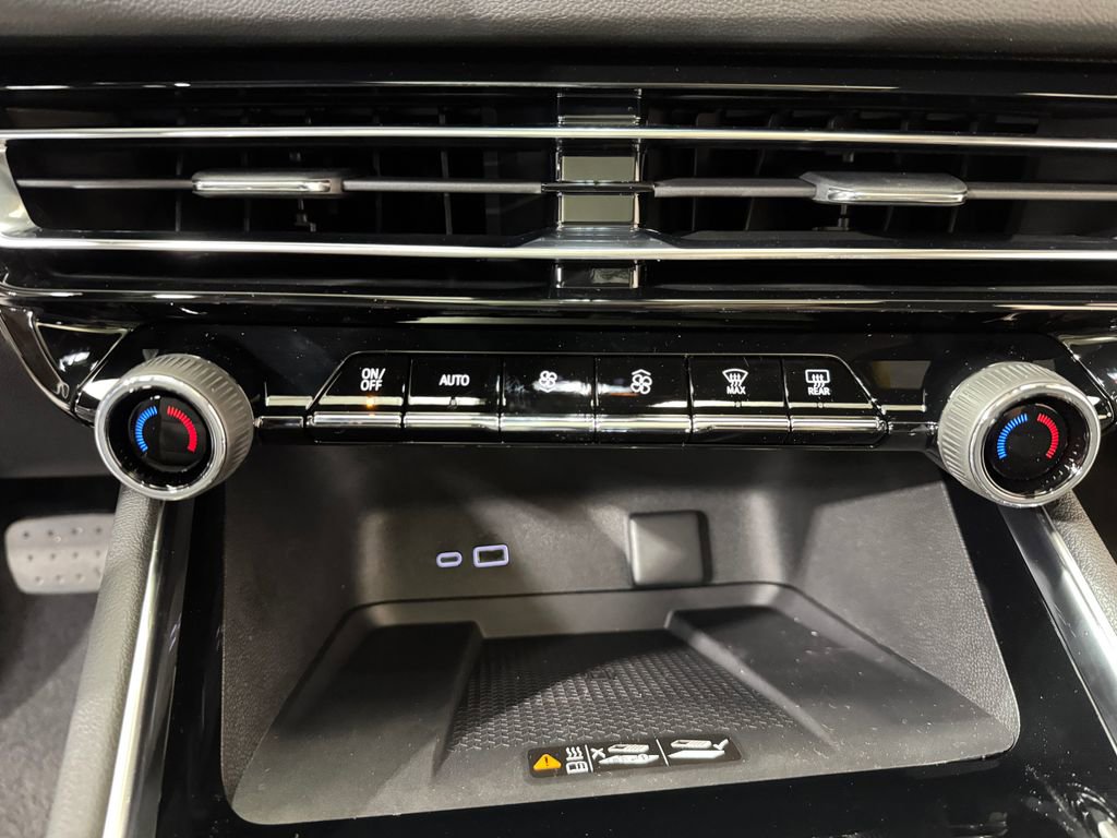 New 2026 Chevrolet Traverse LT w/ Sun and Wheel Package image 15