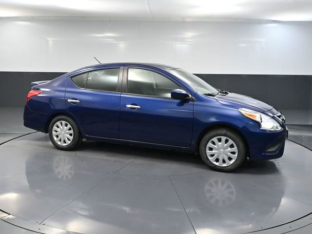Used 2018 Nissan Versa SV image 3