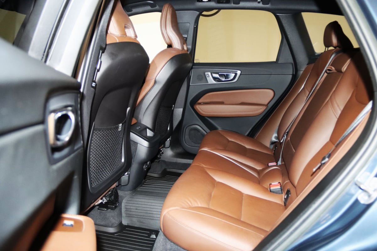 Used 2022 Volvo XC60 B5 Momentum w/ Advanced Package AWD/4WD image 47
