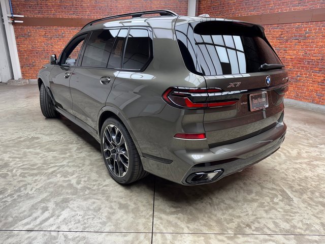 Used 2026 BMW X7 xDrive40i image 3