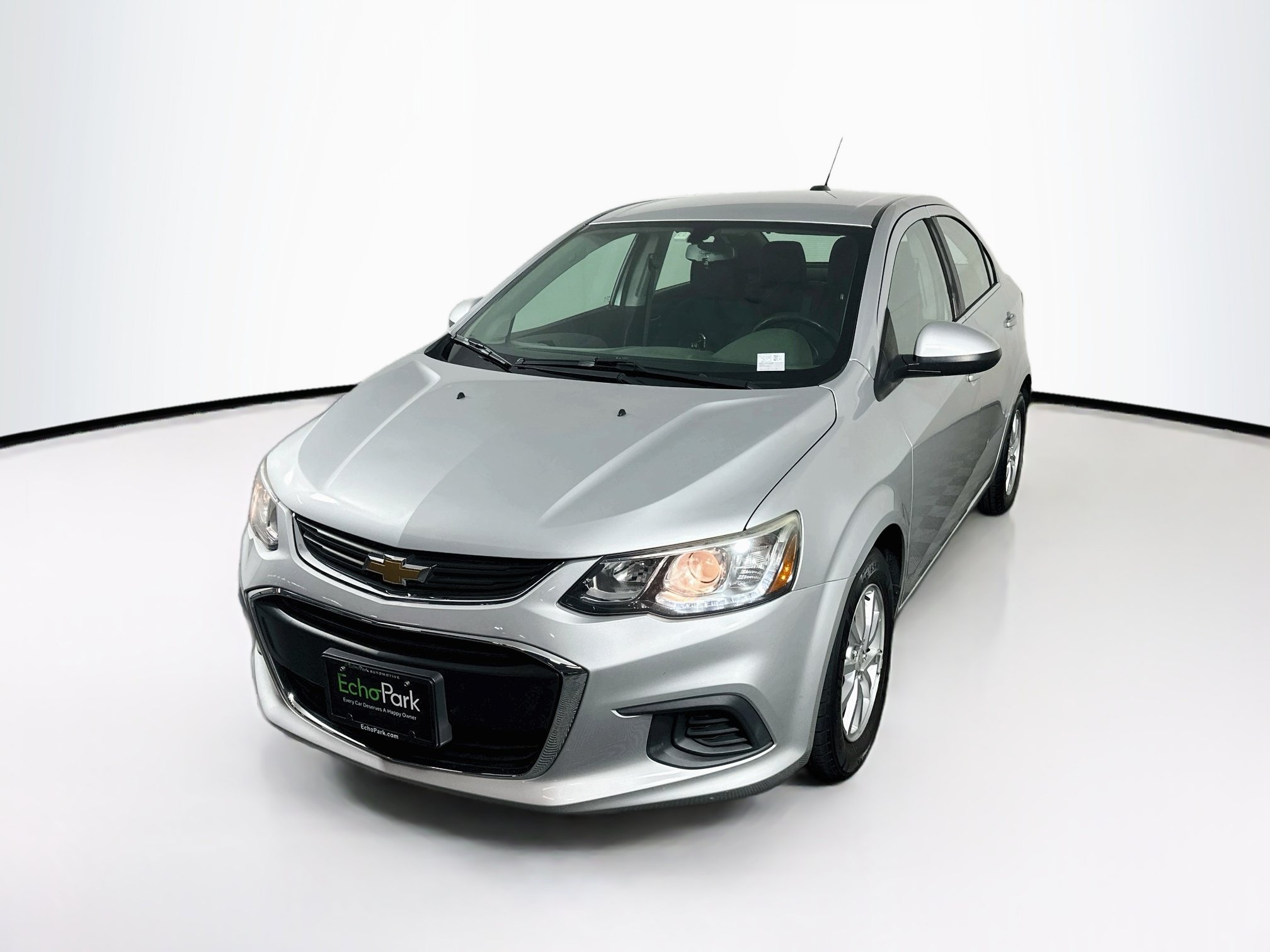 Used 2017 Chevrolet Sonic LT FWD image 3